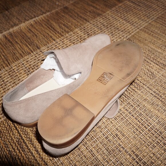 Taupe/Gray-ish Crown Vintage Flats (Size 11) - Picture 4 of 4